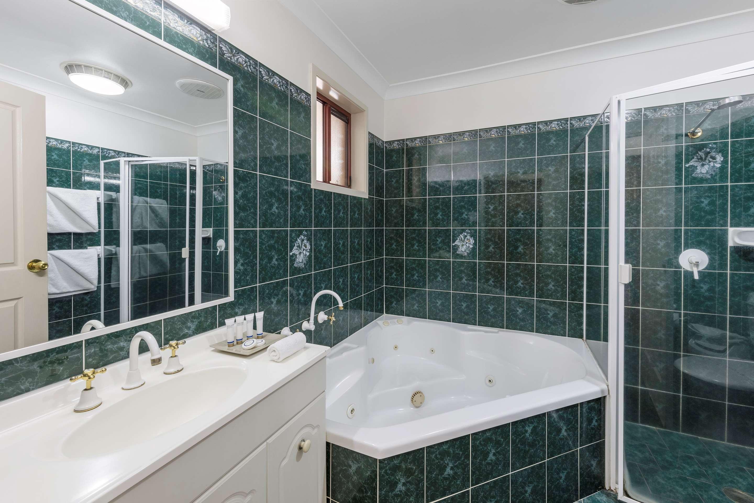 Best Western Ambassador Motor Inn & Apartments Вага Вага Екстериор снимка