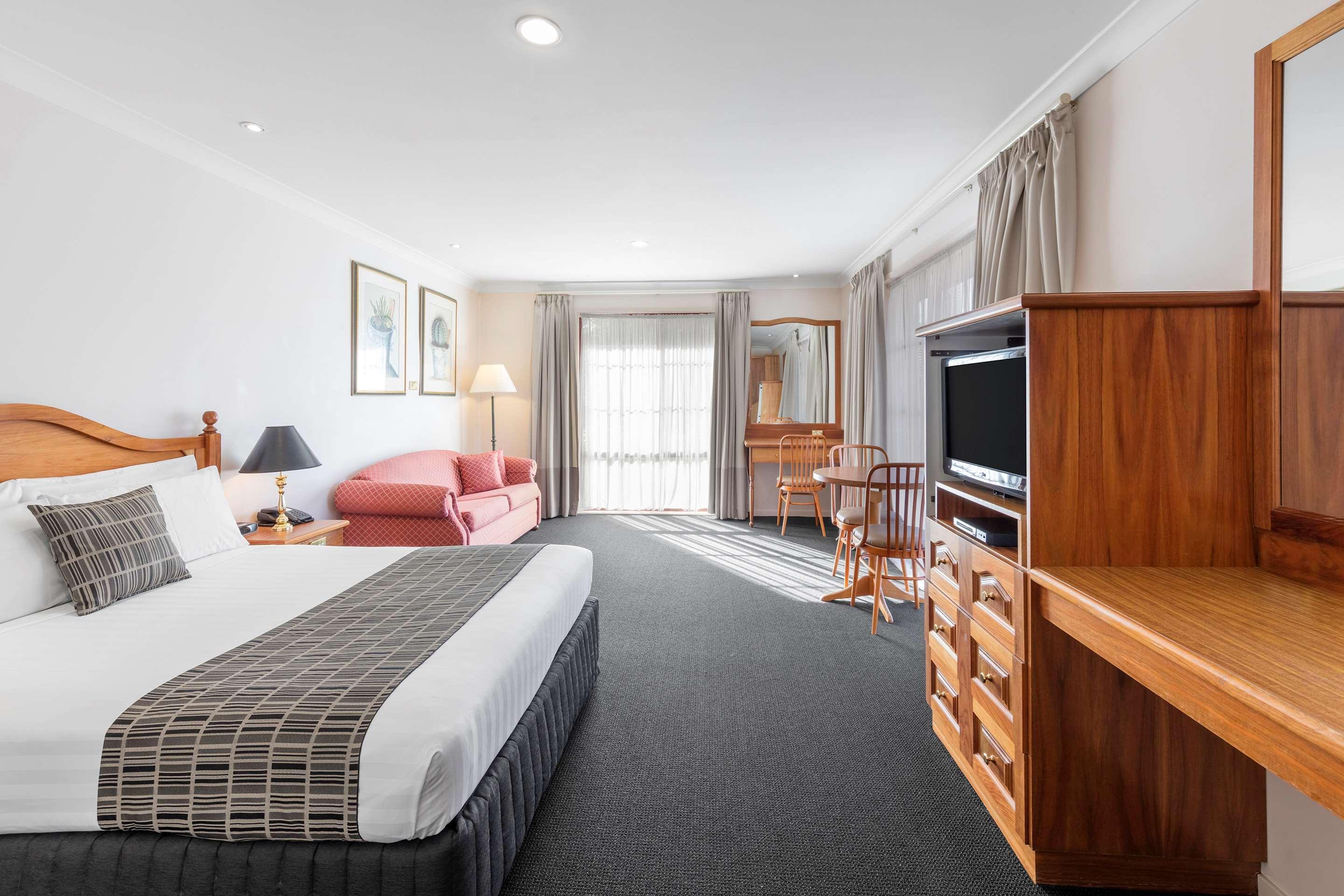 Best Western Ambassador Motor Inn & Apartments Вага Вага Екстериор снимка