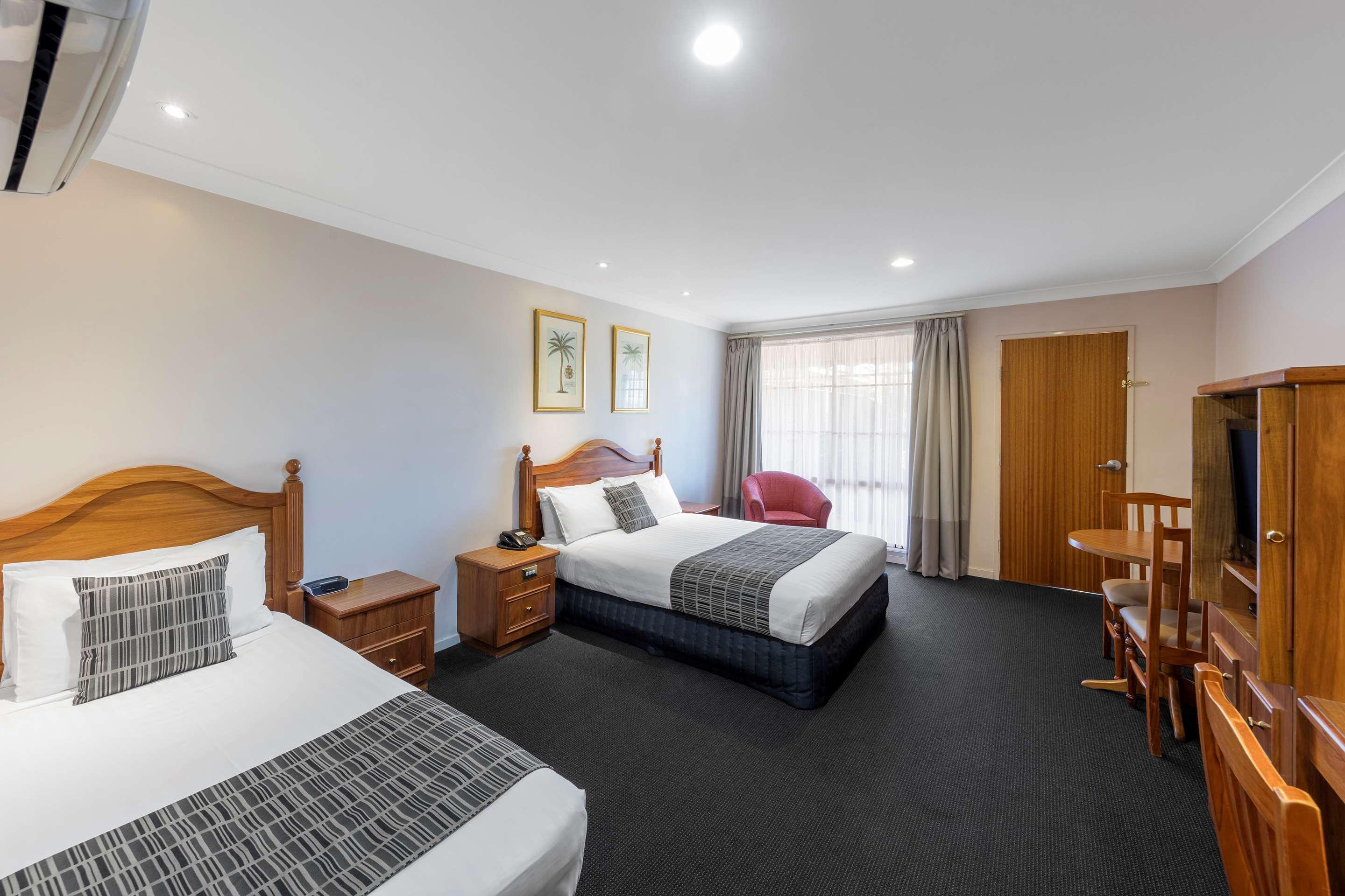 Best Western Ambassador Motor Inn & Apartments Вага Вага Екстериор снимка