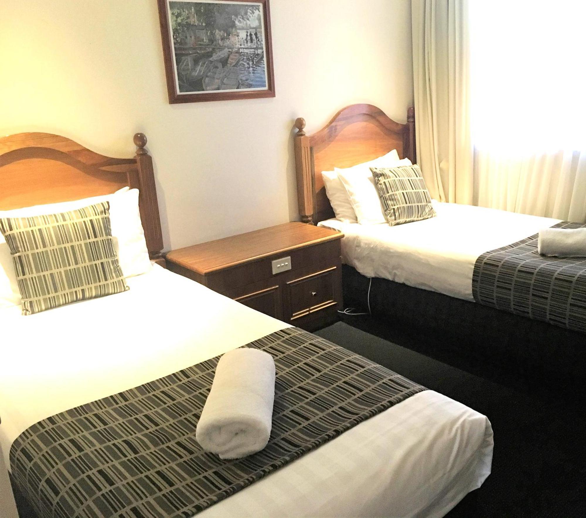 Best Western Ambassador Motor Inn & Apartments Вага Вага Екстериор снимка