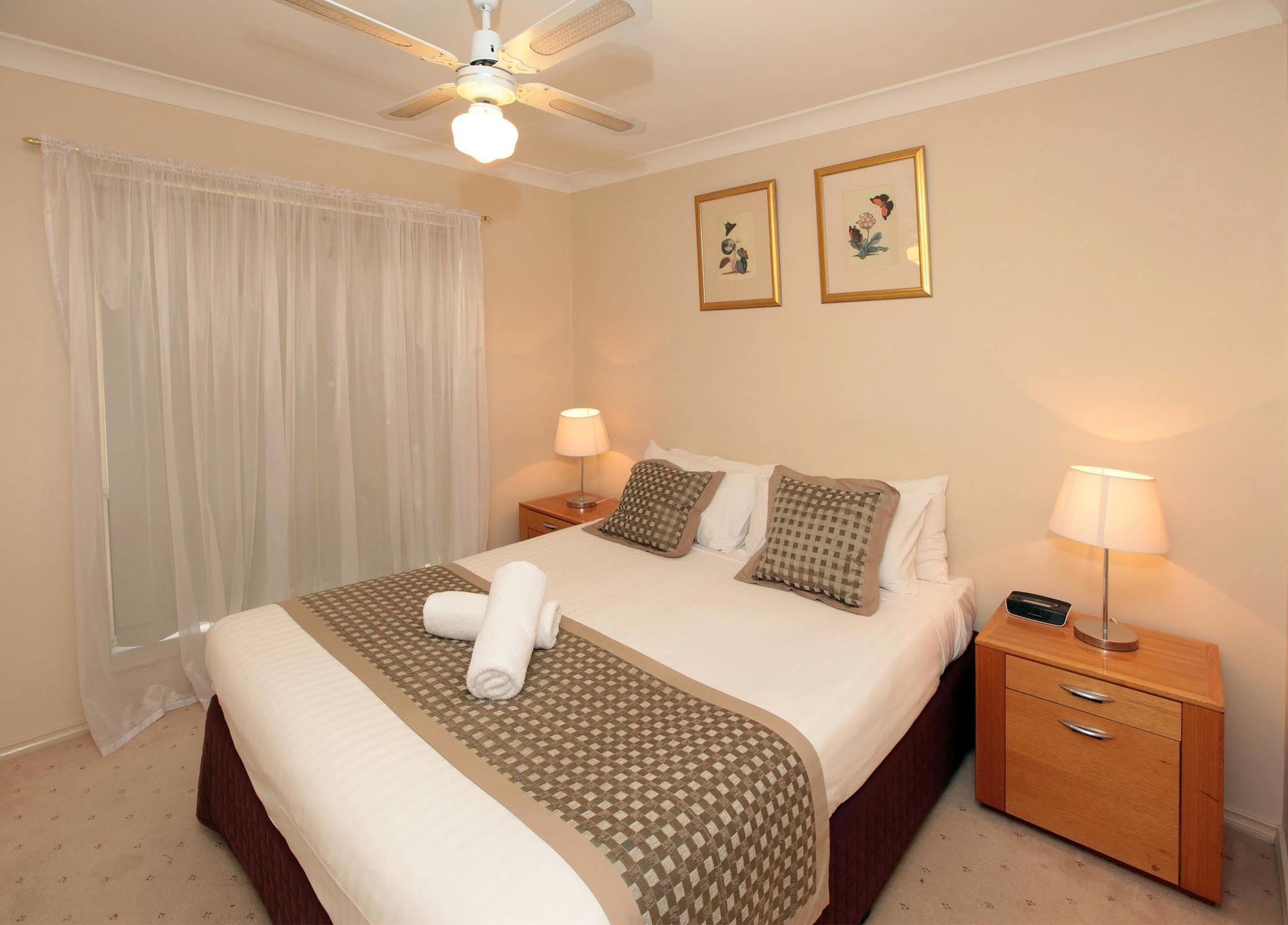 Best Western Ambassador Motor Inn & Apartments Вага Вага Екстериор снимка