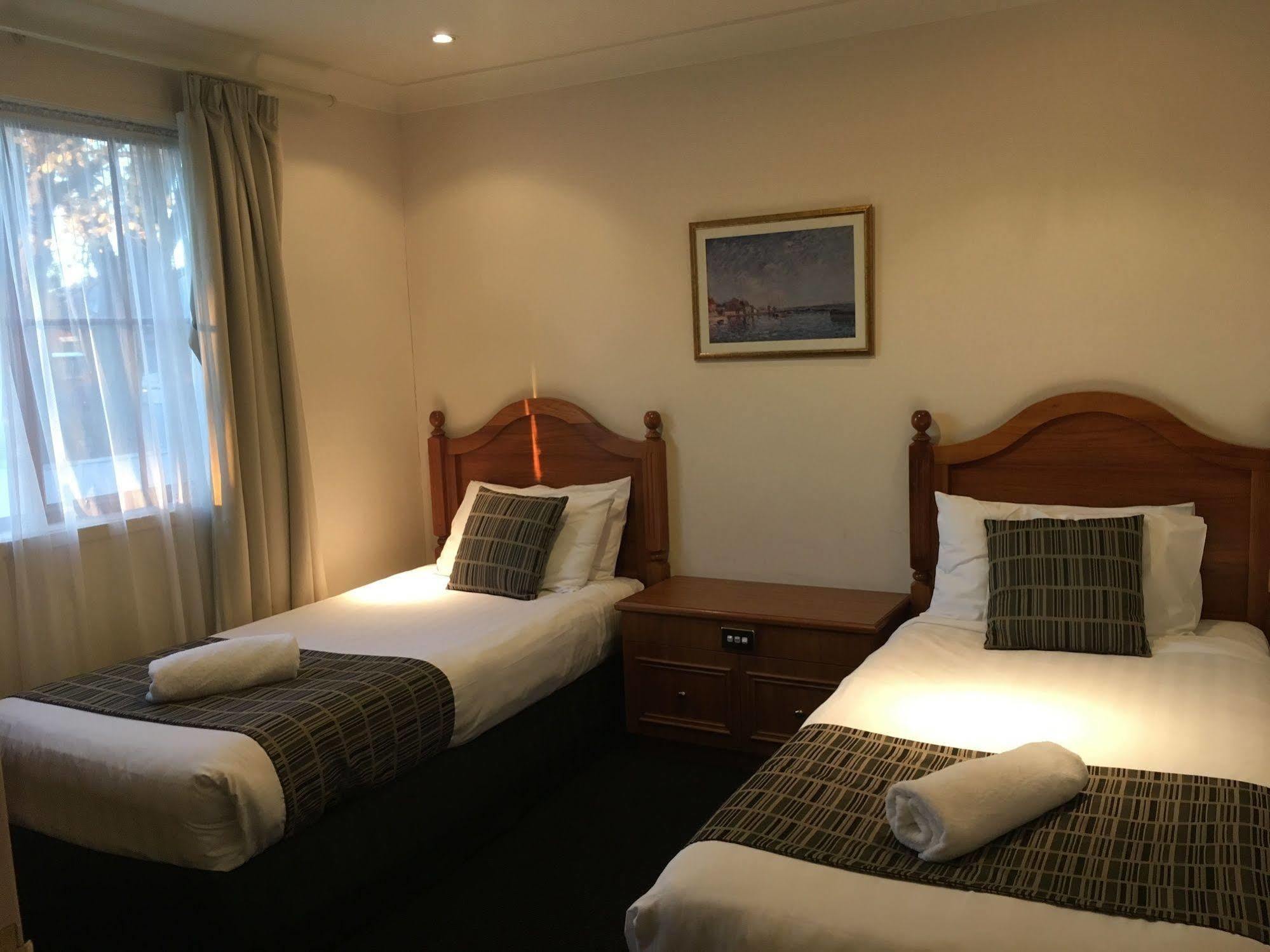 Best Western Ambassador Motor Inn & Apartments Вага Вага Екстериор снимка