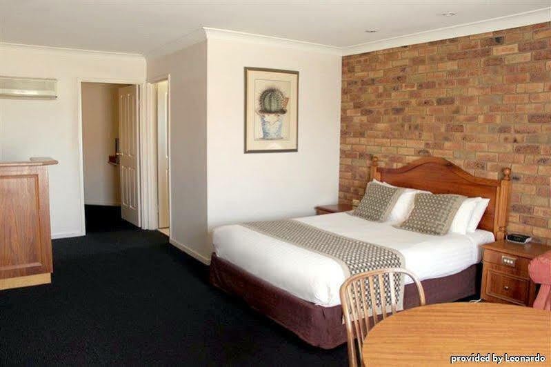 Best Western Ambassador Motor Inn & Apartments Вага Вага Екстериор снимка