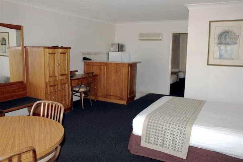 Best Western Ambassador Motor Inn & Apartments Вага Вага Екстериор снимка